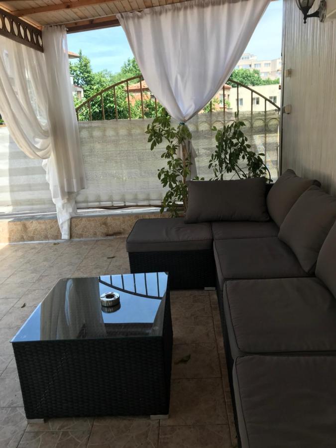 White Rose Guest Rooms Burgas City Eksteriør billede
