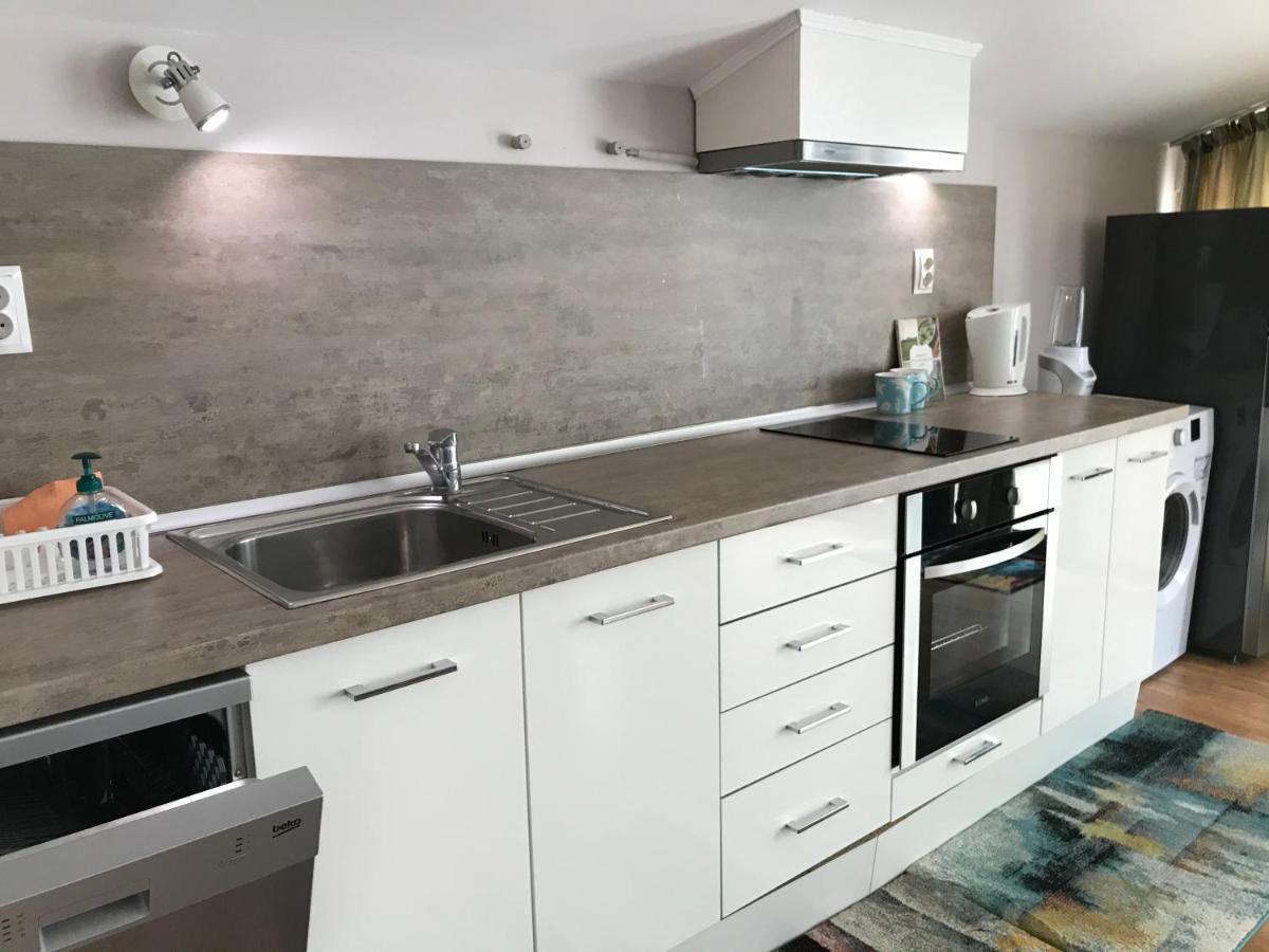 White Rose Guest Rooms Burgas City Eksteriør billede