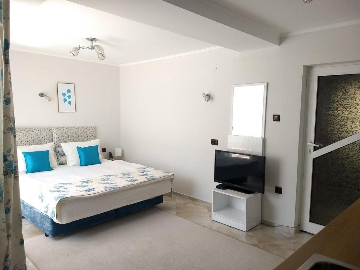 White Rose Guest Rooms Burgas City Eksteriør billede