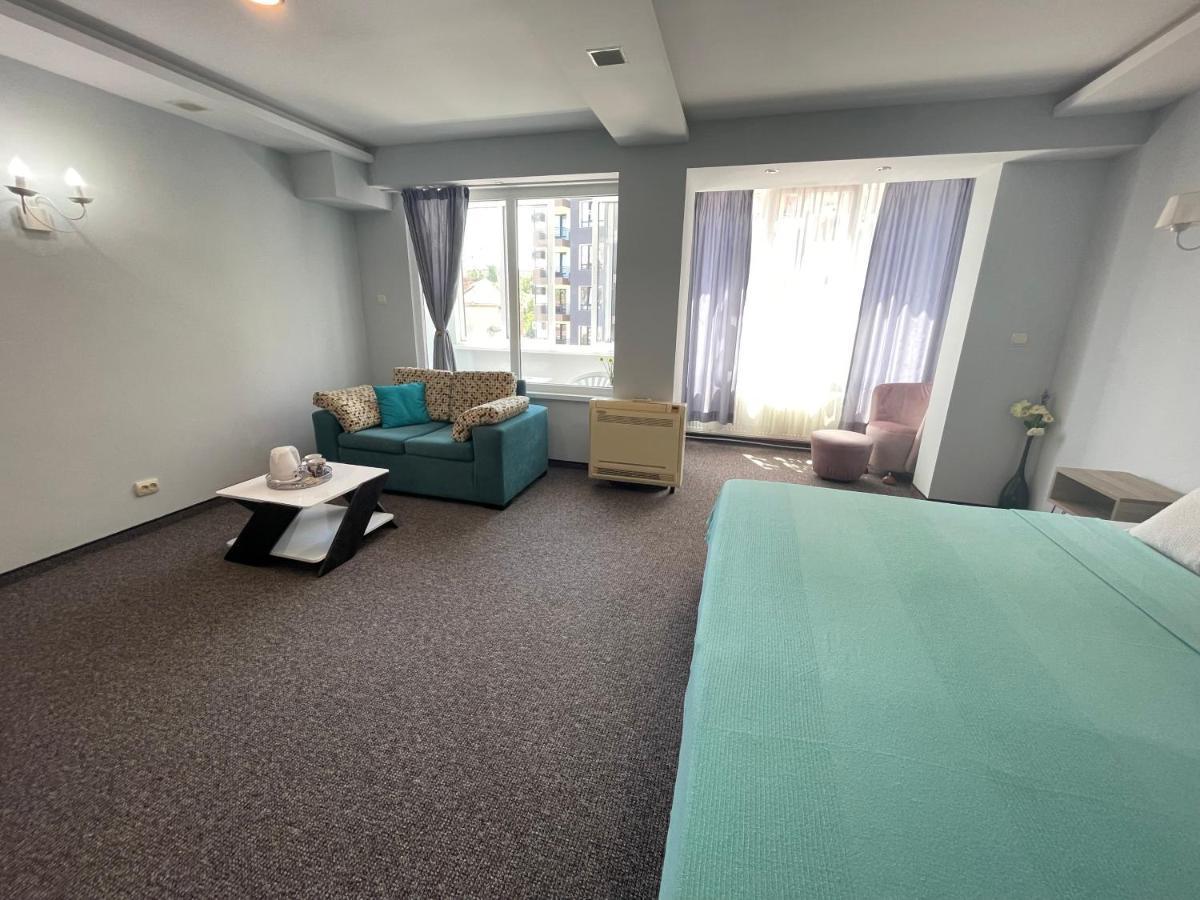 White Rose Guest Rooms Burgas City Eksteriør billede