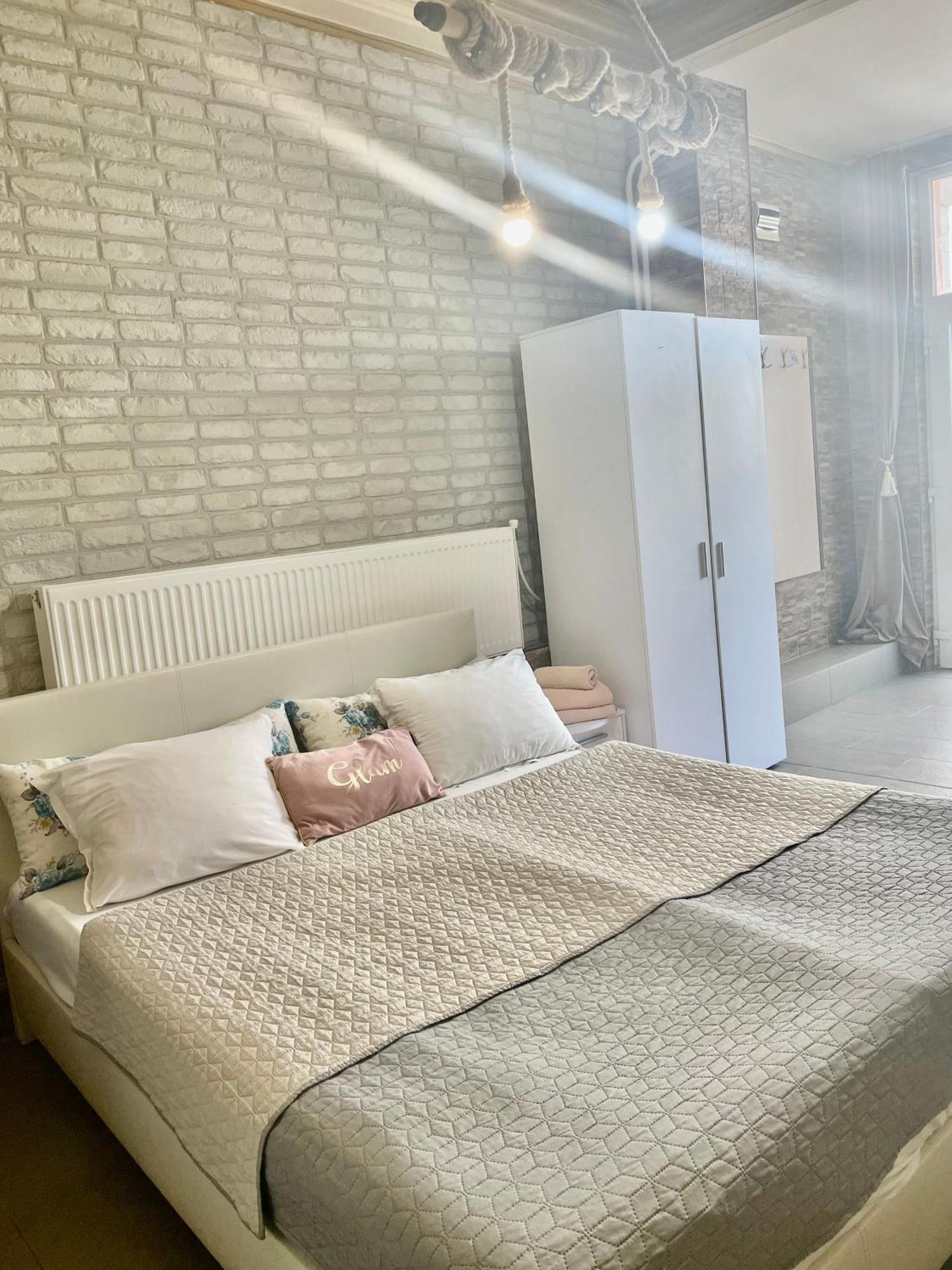 White Rose Guest Rooms Burgas City Eksteriør billede