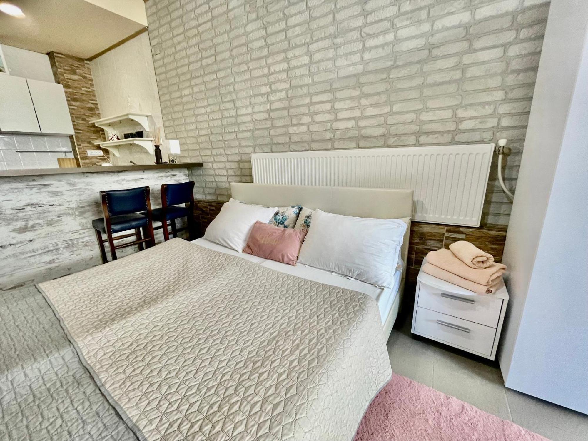 White Rose Guest Rooms Burgas City Eksteriør billede