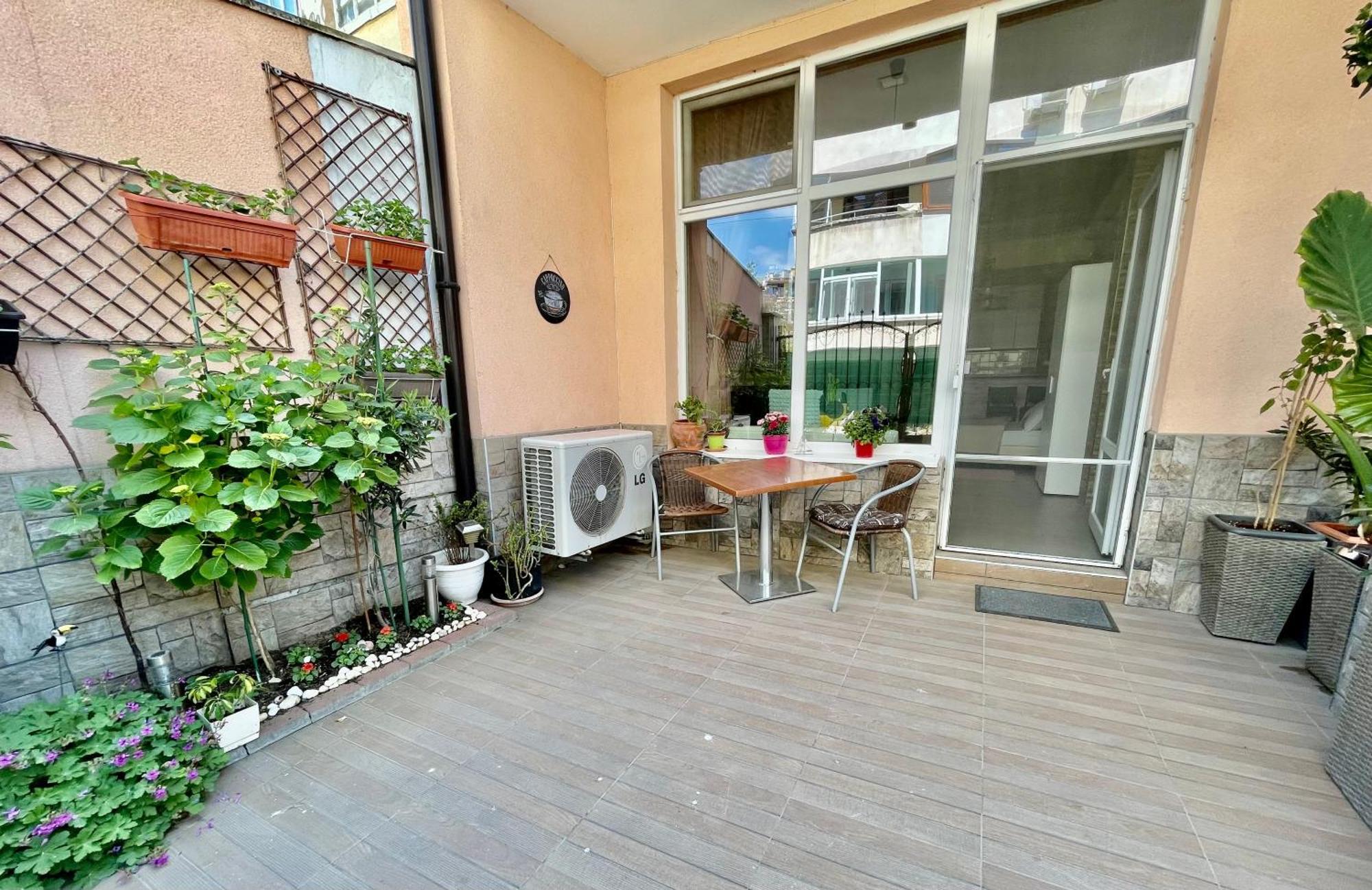 White Rose Guest Rooms Burgas City Eksteriør billede
