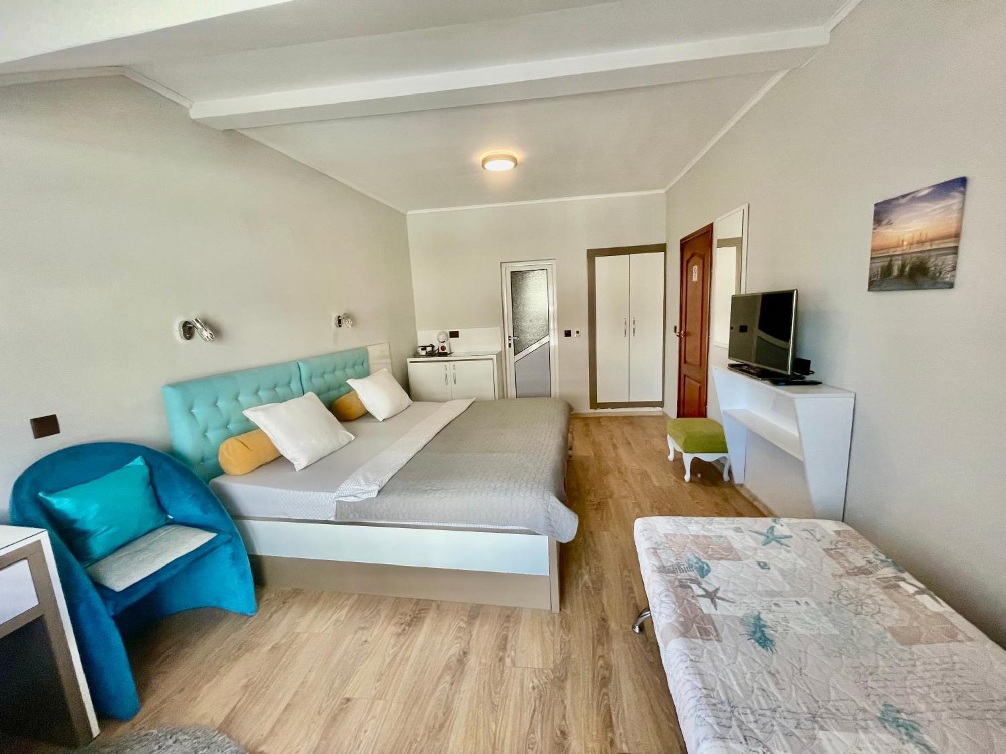 White Rose Guest Rooms Burgas City Eksteriør billede