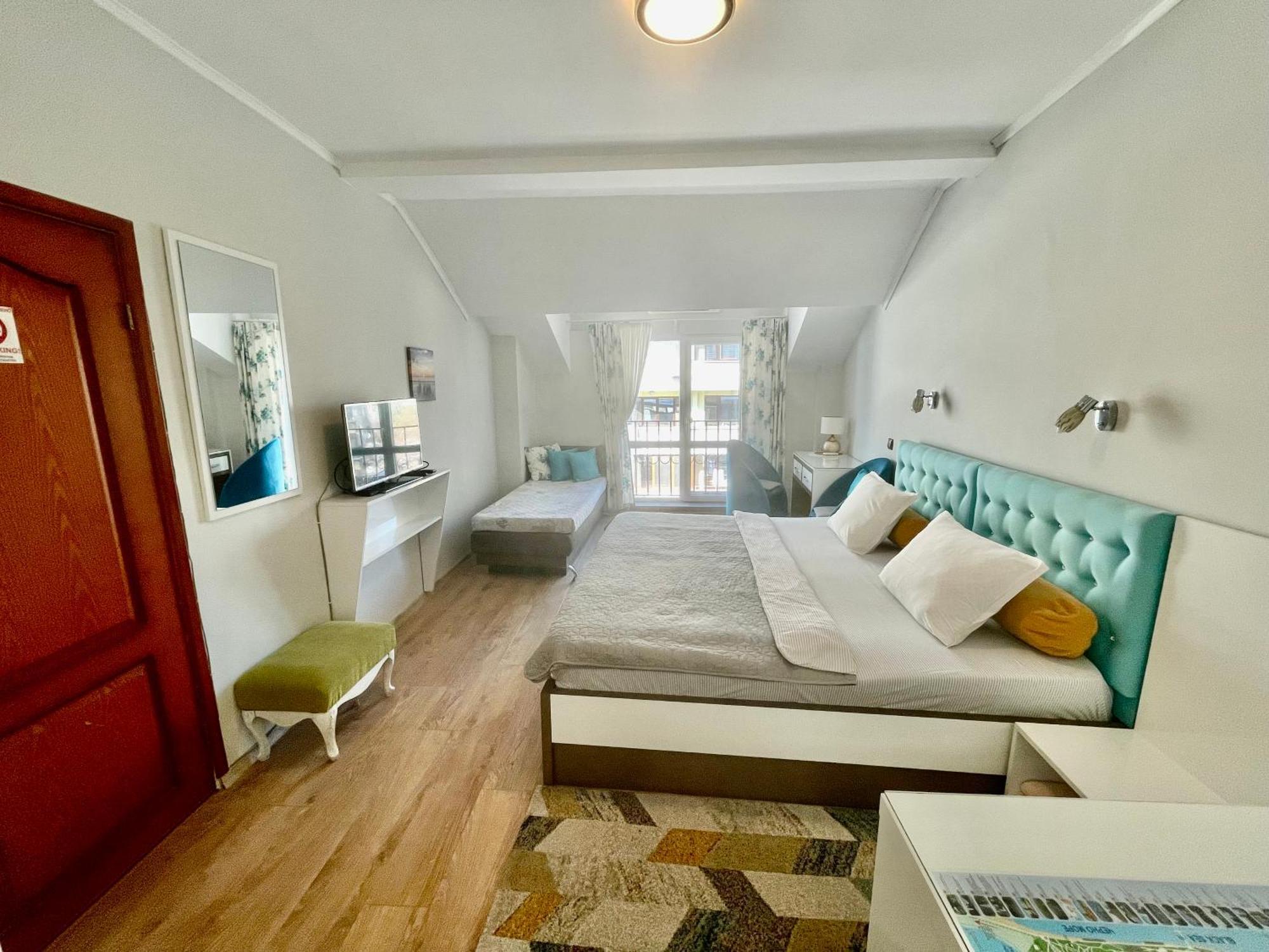 White Rose Guest Rooms Burgas City Eksteriør billede