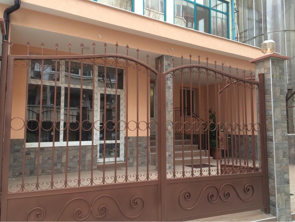White Rose Guest Rooms Burgas City Eksteriør billede