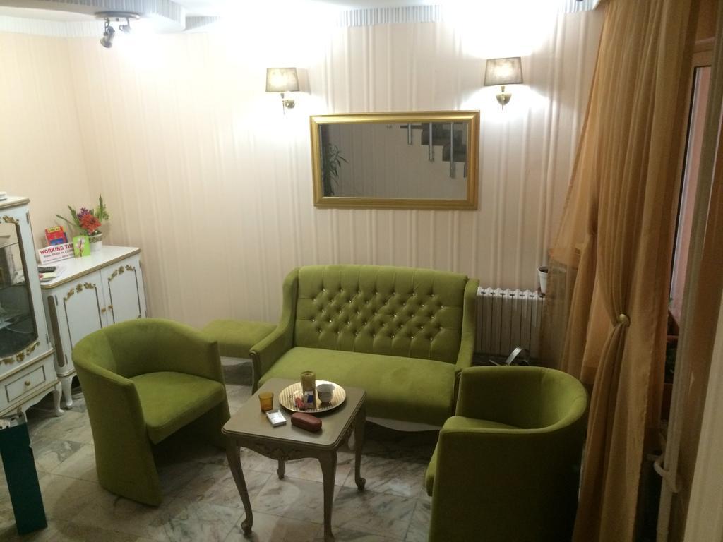 White Rose Guest Rooms Burgas City Eksteriør billede