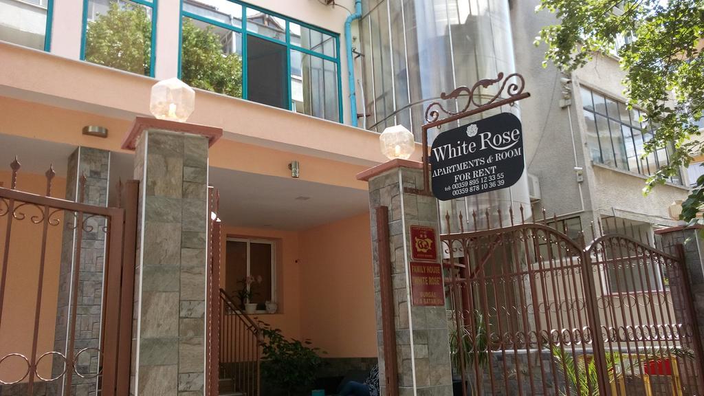 White Rose Guest Rooms Burgas City Eksteriør billede
