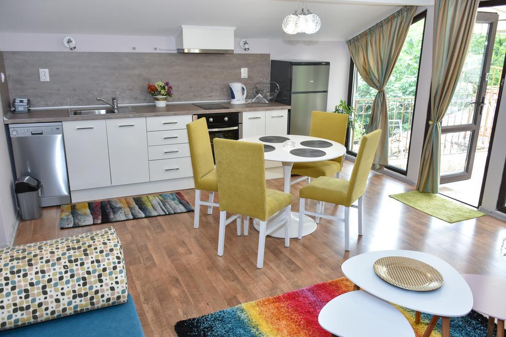 White Rose Guest Rooms Burgas City Eksteriør billede