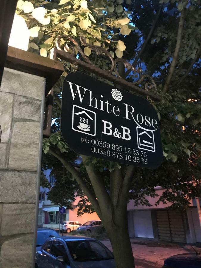 White Rose Guest Rooms Burgas City Eksteriør billede
