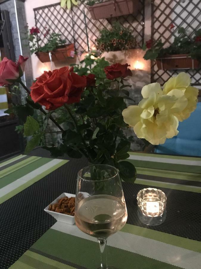 White Rose Guest Rooms Burgas City Eksteriør billede