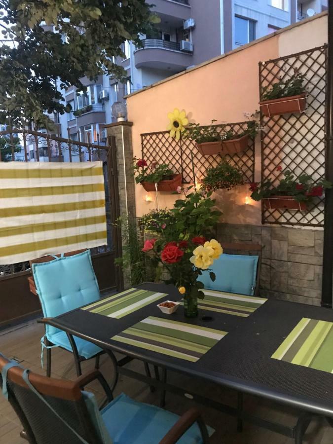 White Rose Guest Rooms Burgas City Eksteriør billede